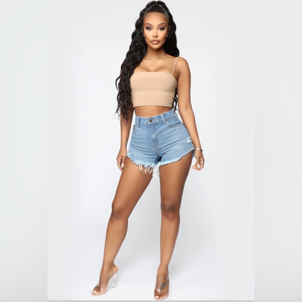 Fashion Nova Walk It Out Here Denim Shorts - Medium Blue Wash - Sz. M